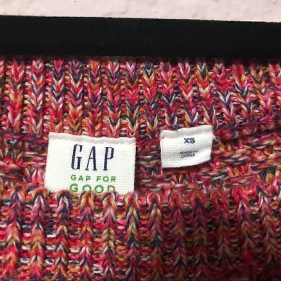 NWOT. GAP cable knit warm and cozy sweater - Picture 5 of 5